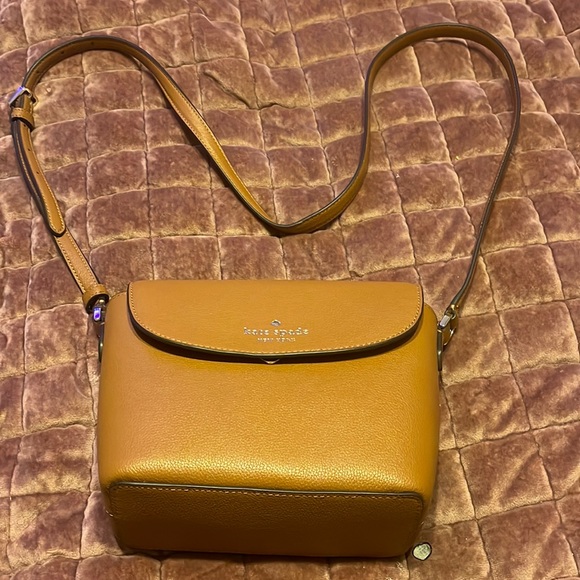 Kate spade small brown leather crossbody - Picture 1 of 4